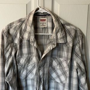 Levi’s snap front long sleeve